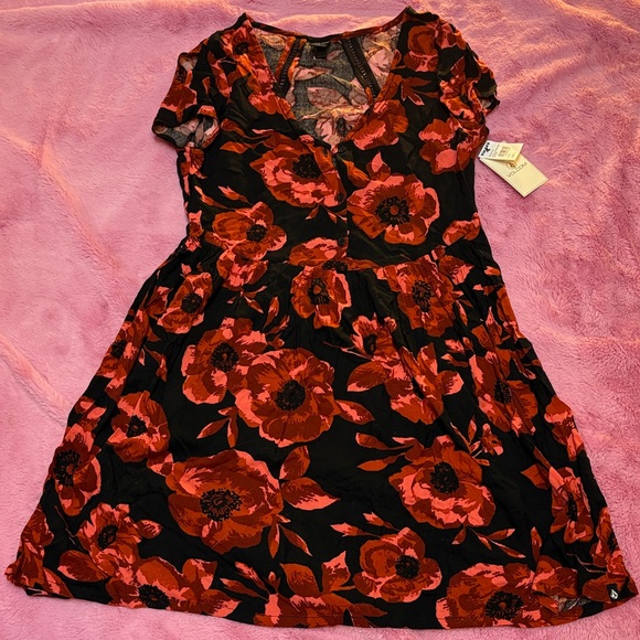 Volcom Dresses & Skirts - Volcom Red and Black Floral Dress